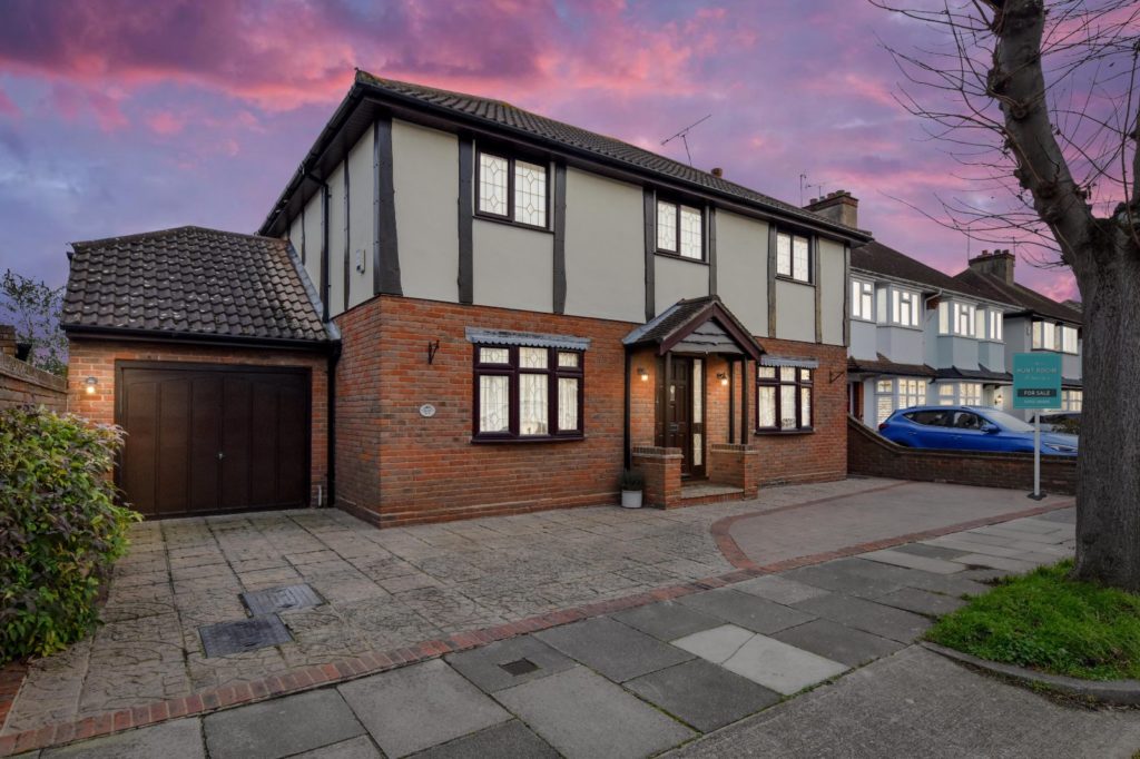 Connaught Gardens, Desirable Thorpedene Position, Shoeburyness, Essex, SS3 9LR