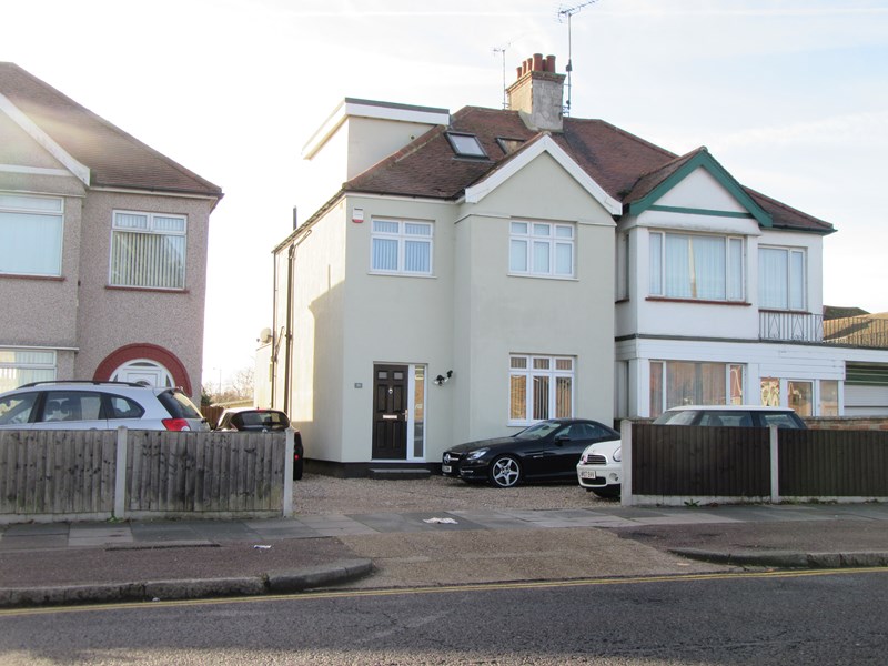 Rayleigh Road, Leigh-On-Sea, Essex, SS9 5UU