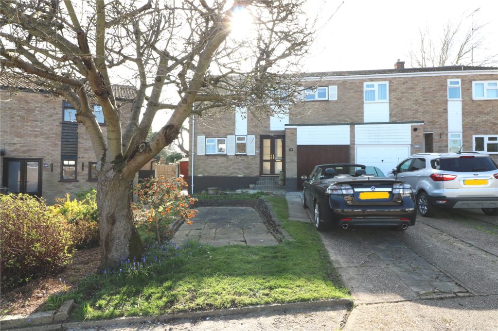 Keswick Close, Rayleigh, Essex, SS6 8LG