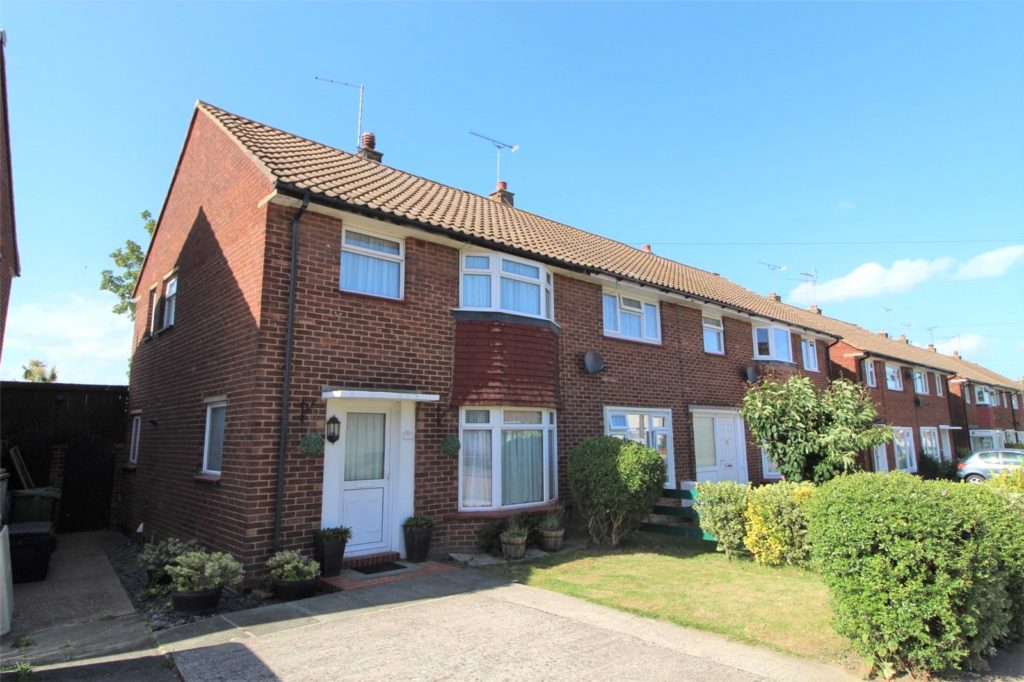 Danescroft Drive, Leigh-on-Sea, Essex, SS9 4NN