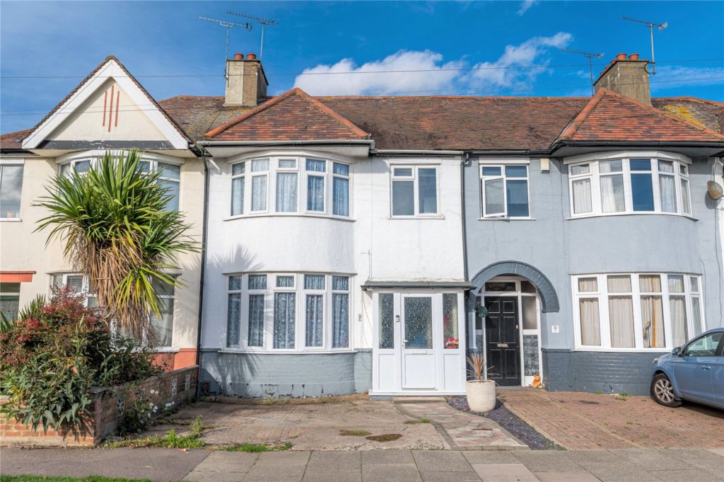 St. Lukes Road, Southend-on-Sea, Essex, SS2 4AA