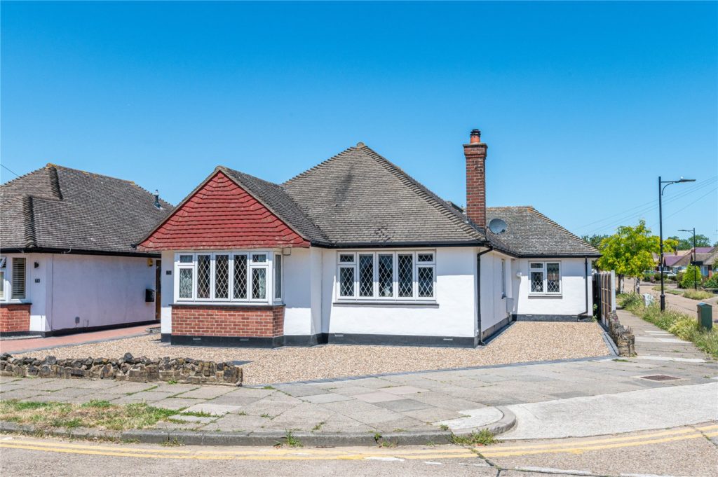 Burlescoombe Road, Thorpe Bay, Essex, SS1 3QB