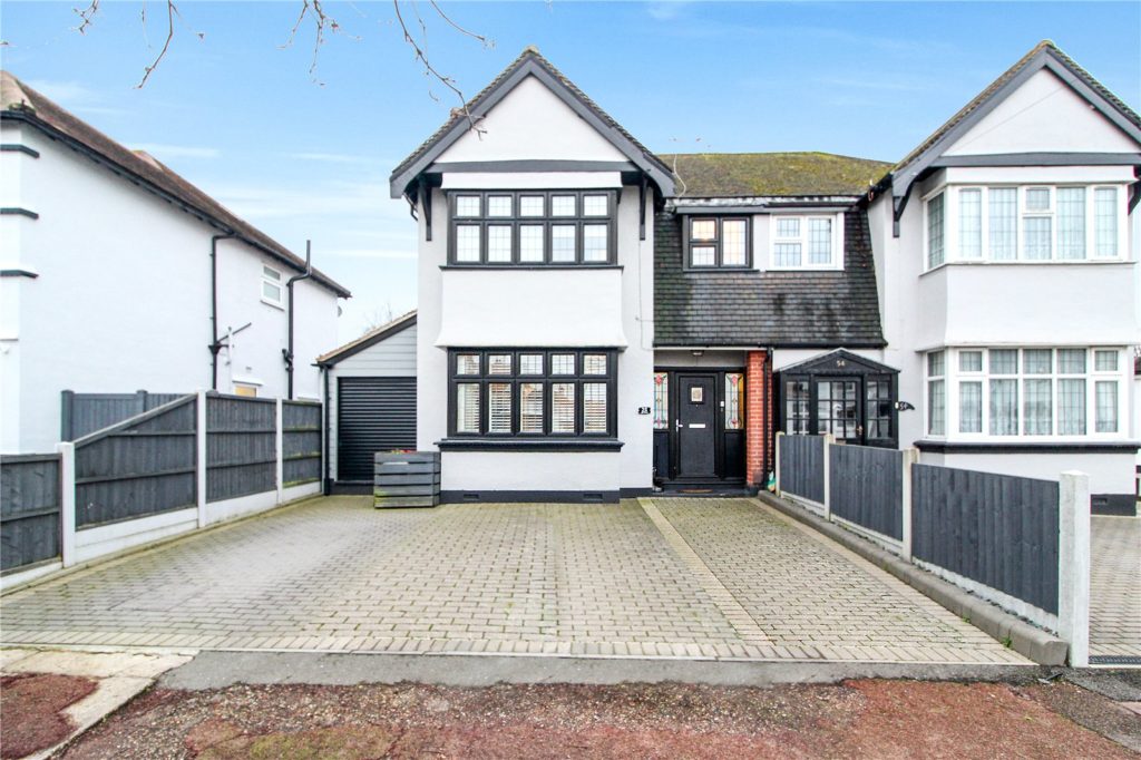 Henley Crescent, Westcliff-on-Sea, Essex, SS0 0NT