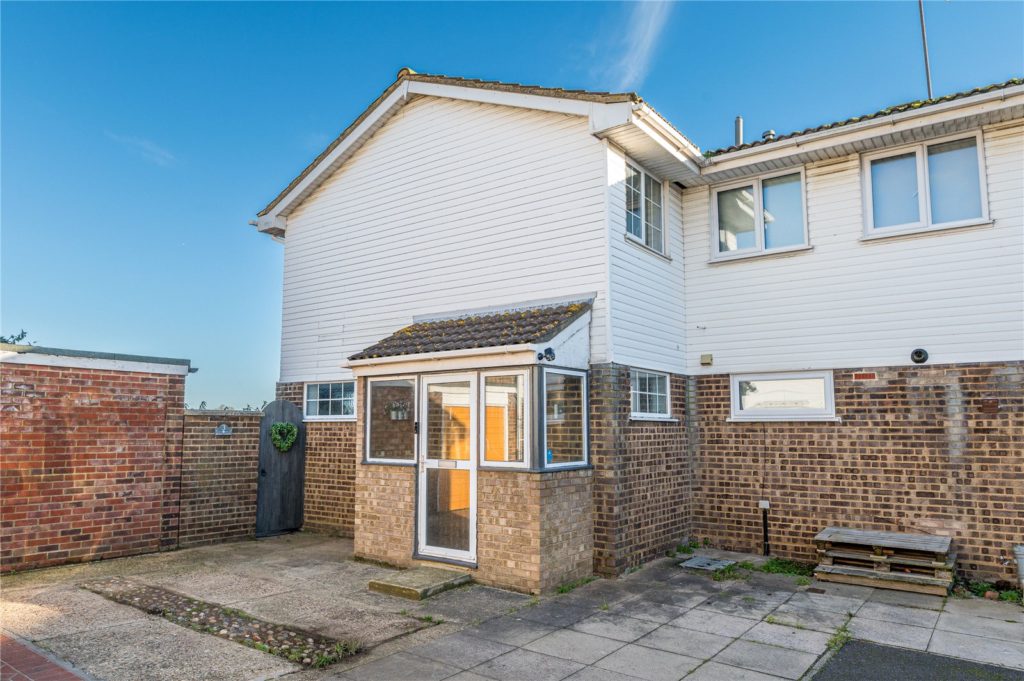 Beach Court, Great Wakering, Essex, SS3 0DS