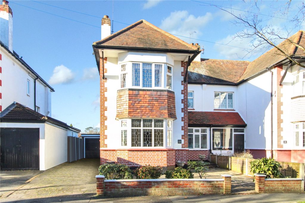 Tudor Gardens, Leigh-On-Sea, SS9 3AE