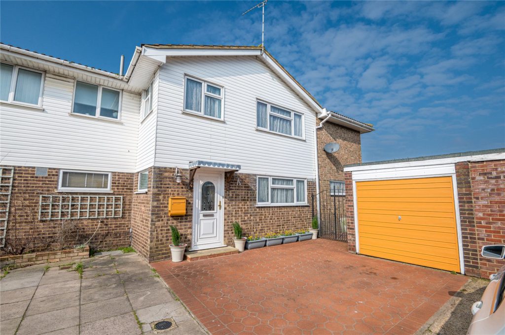 Beach Court, Great Wakering, Essex, SS3 0DS