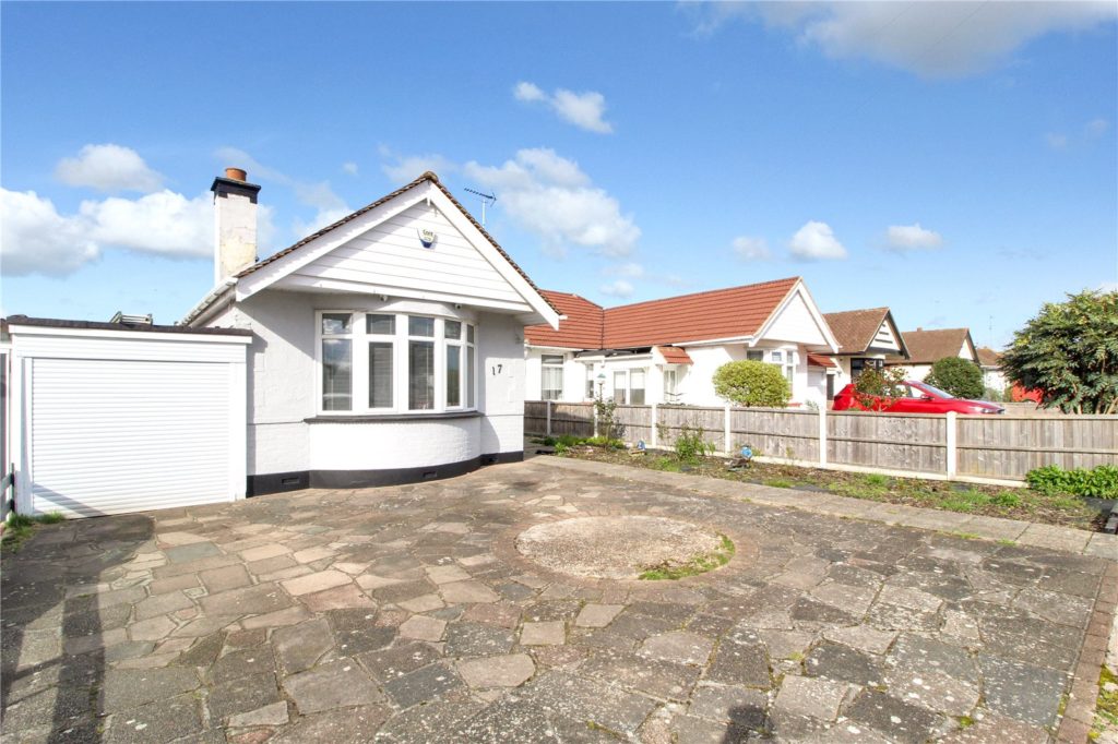 Oaken Grange Drive, Southend-on-Sea, Essex, SS2 6RB