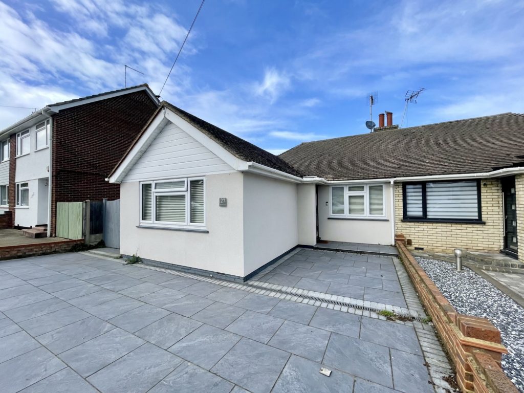 Pinewood Avenue, Leigh-on-Sea, Essex, SS9 5PH