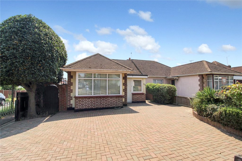 Eastwood Road North, Leigh-on-Sea, Essex, SS9 4LU