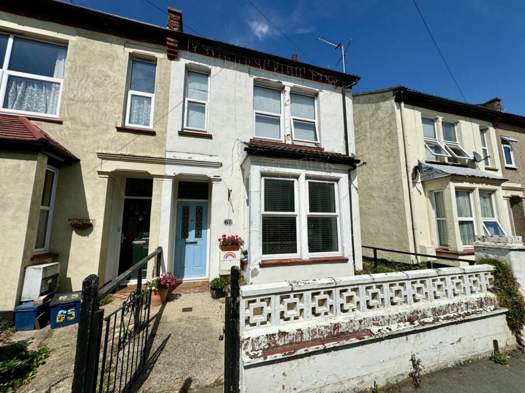 Guildford Road, Southend-on-Sea, Essex, SS2 5AR