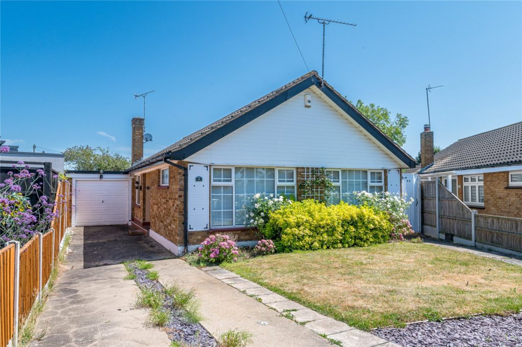 Chelsworth Crescent, Thorpe Bay, Essex, SS1 3EF