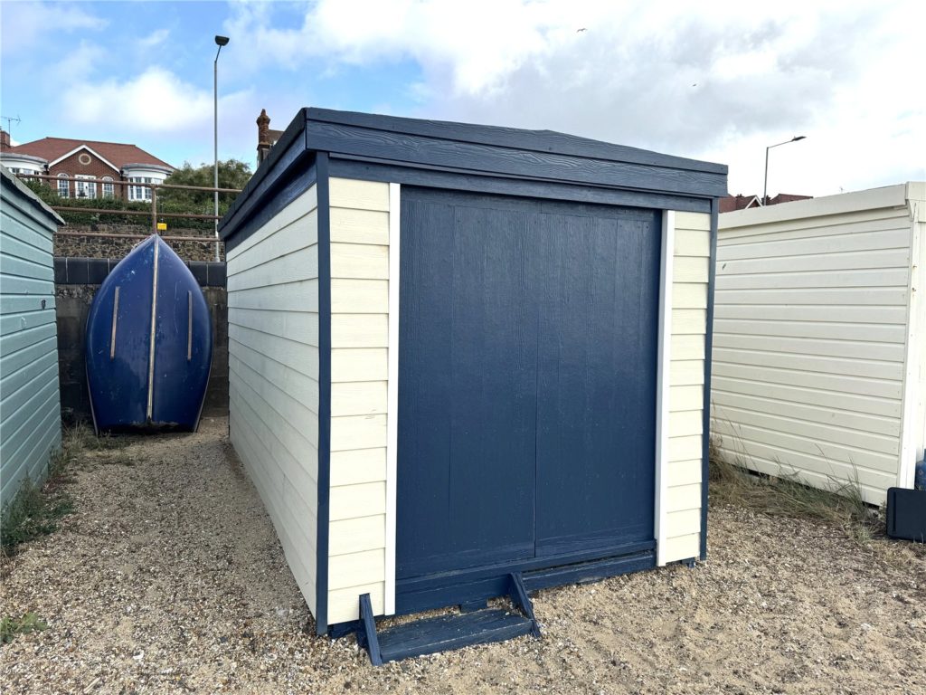 Beach Hut 32, Thorpe Esplanade, Thorpe Bay, Essex, SS1 3BA