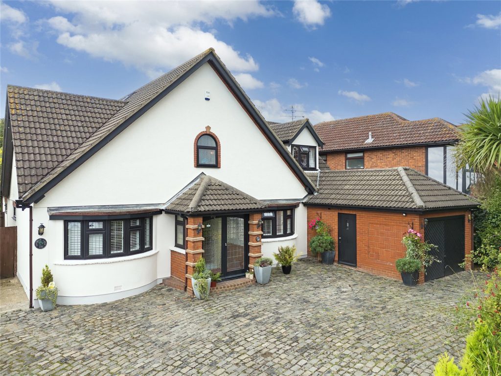 Bellhouse Road, Leigh-on-Sea, Essex, SS9 5NG