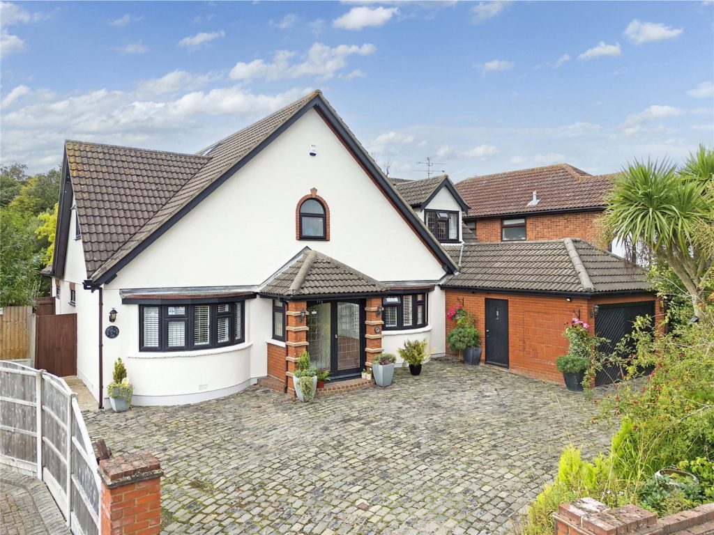 Bellhouse Road, Leigh-on-Sea, Essex, SS9 5NG