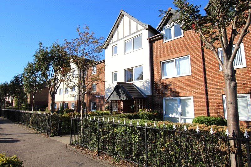 Station Road, Thorpe Bay, Essex, SS1 3EP