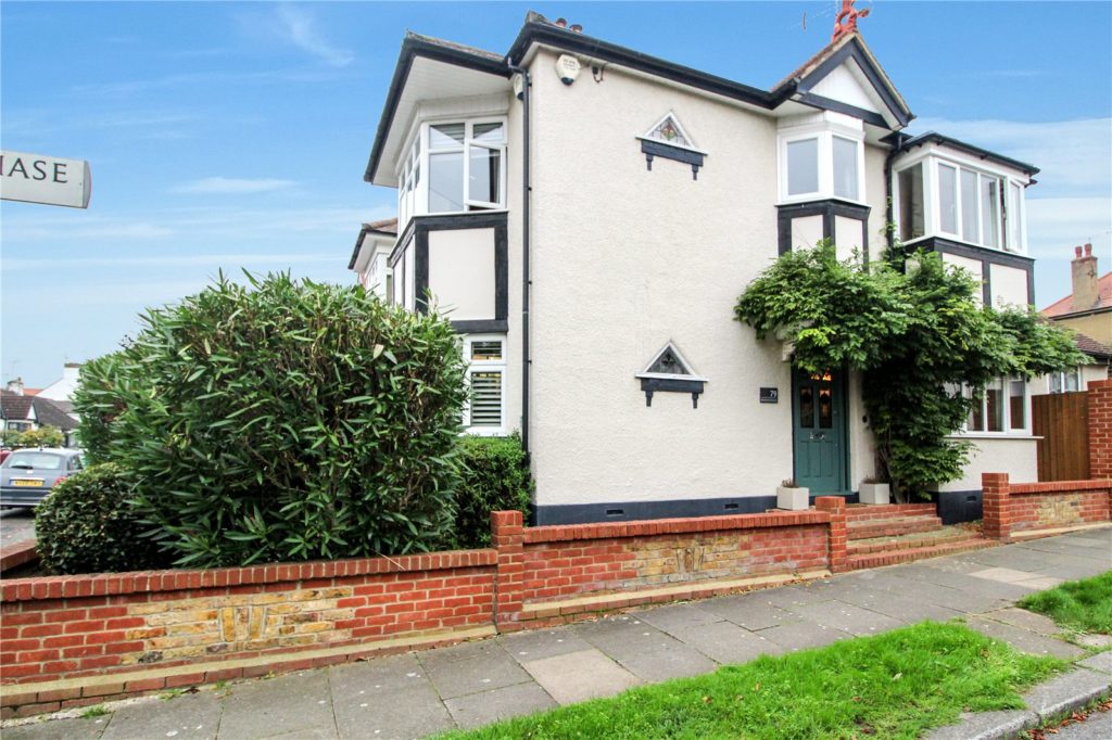 Bonchurch Avenue, Leigh-on-Sea, Essex, SS9 3AR