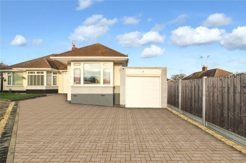 Fairway Gardens Close, Leigh-on-Sea, Essex, SS9 4QD